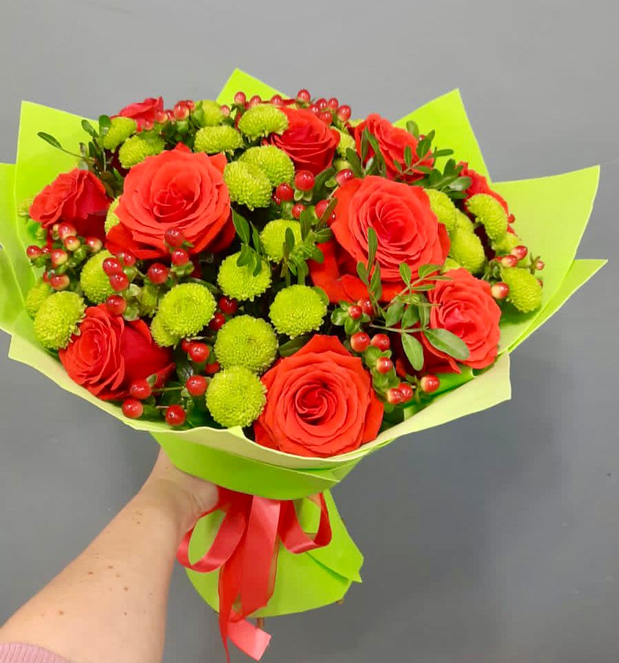 Букет цветов из: Хризантемы и Розы в Кантемировке