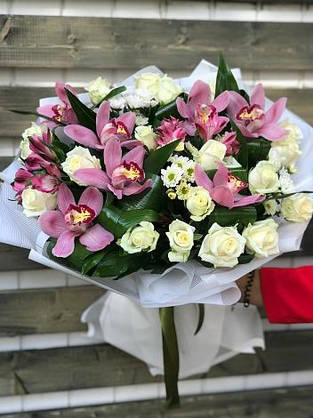Букет цветов из: Розы и Хризантемы в Кантемировке