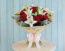 Букет цветов из:  Лилии и Розы в Кантемировке