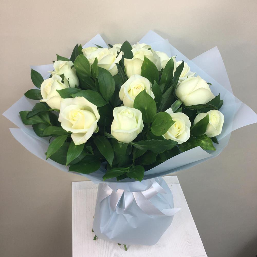 Букет 15 Белых роз Проуд в Кантемировке