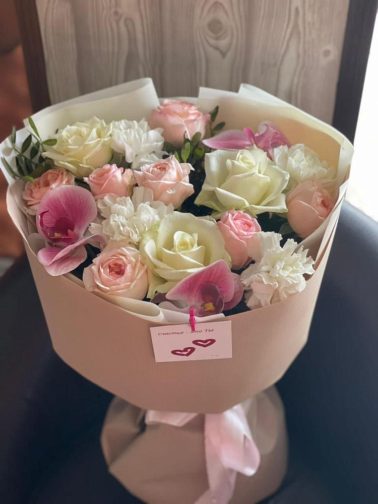 Букет цветов из: Орхидеи, Розы и Гвоздики в Кантемировке