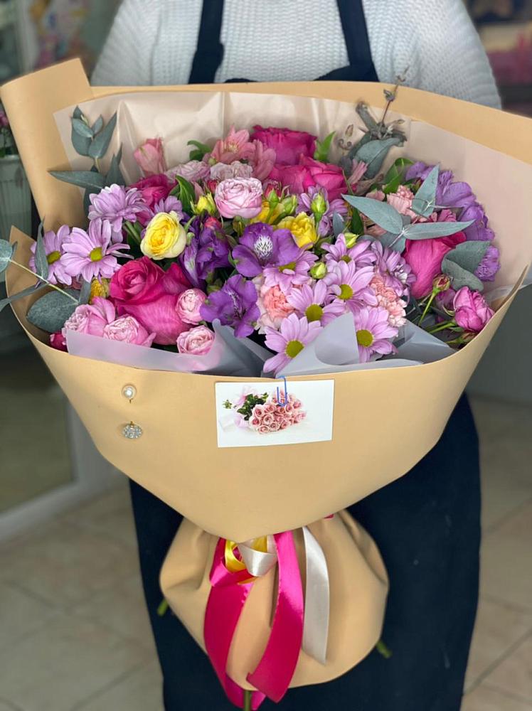 Букет цветов из: Хризантемы, Гвоздики и Альстромерии в Кантемировке