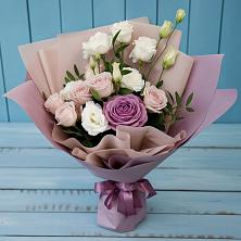 Букет цветов из:  Розы и Лизиантусы в Кантемировке