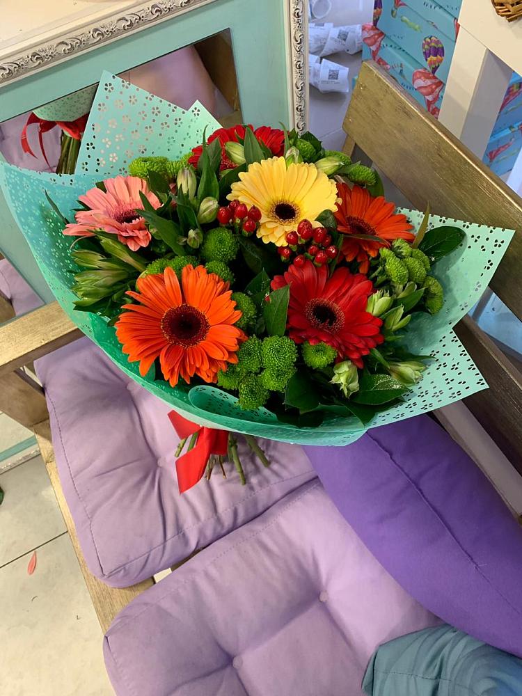 Букет цветов из: Герберы, Хризантемы и Альстромерии в Кантемировке