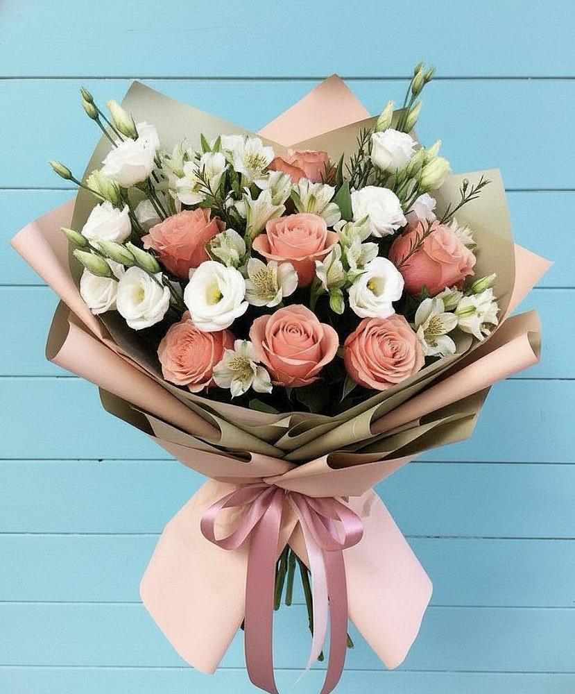 Букет цветов из: Розы, Альстромерии и Лизиантусы в Кантемировке