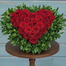 Цветочная композиция из Розы в виде сердца #REPLACE_PRED# Кантемировке