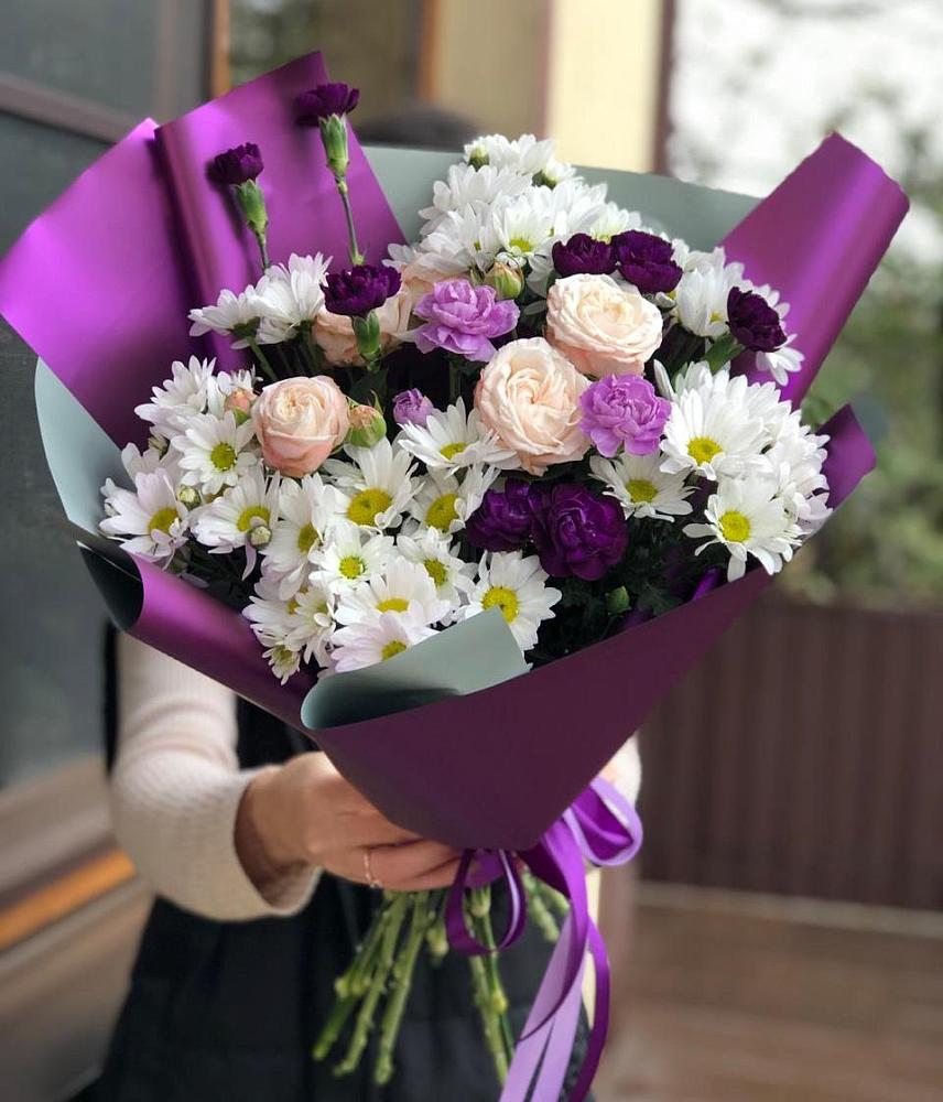 Букет цветов из: Хризантемы, Гвоздики и Розы в Кантемировке