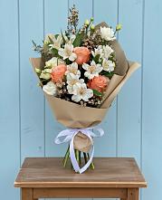 Букет цветов из:  Альстромерии, Лизиантусы, Розы и Хризантемы #REPLACE_PRED# Кантемировке