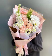 Букет цветов из:  Хризантемы и Розы в Кантемировке