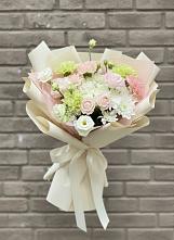 Букет цветов из:  Гвоздики, Розы, Лизиантусы и Хризантемы #REPLACE_PRED# Кантемировке