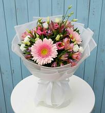 Букет цветов из:  Герберы, Альстромерии и Лизиантусы в Кантемировке