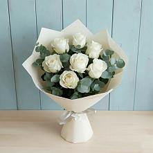 Букет Белые розы в Эвкалипте в Кантемировке
