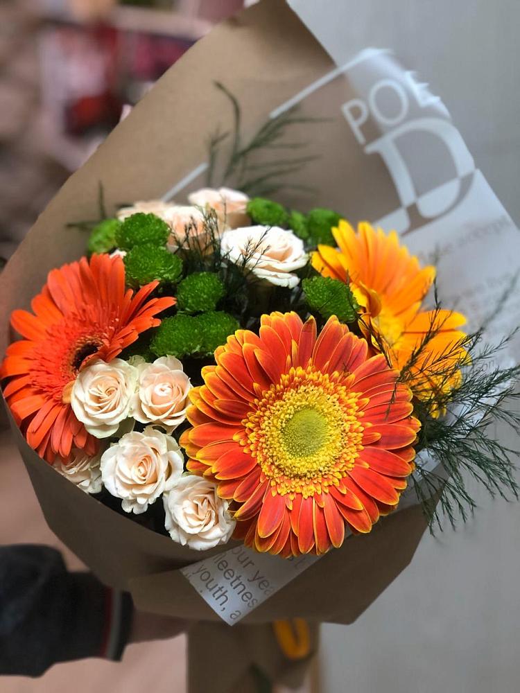 Букет цветов из: Герберы, Хризантемы и Розы в Кантемировке