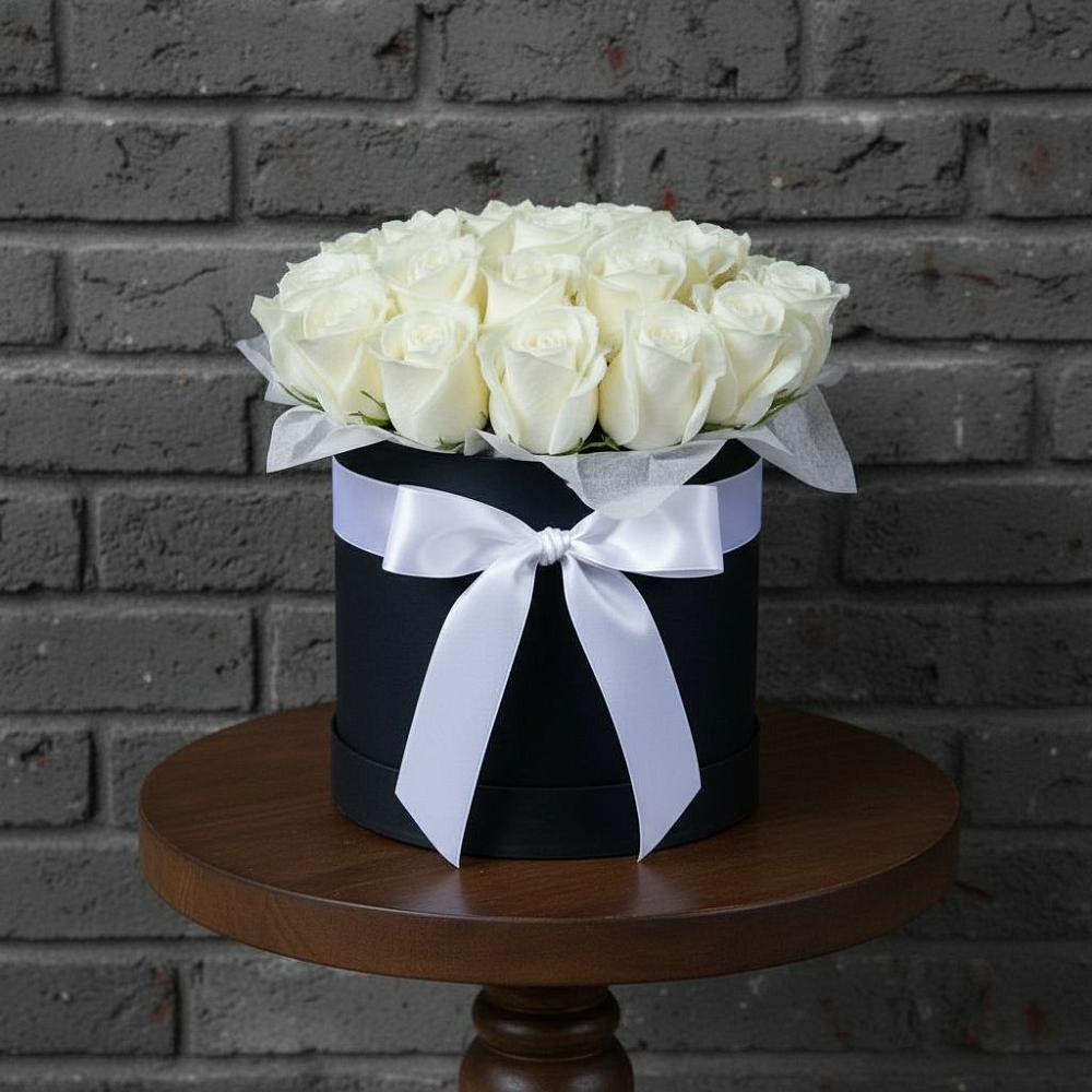 Цветочная композиция из Розы в шляпной коробке в Кантемировке