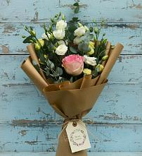 Букет цветов из:  Розы и Лизиантусы в Кантемировке