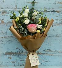 Букет цветов из:  Розы и Лизиантусы в Кантемировке