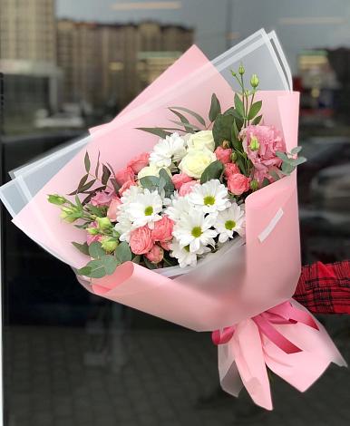 Букет цветов из: Розы, Лизиантусы и Хризантемы в Кантемировке