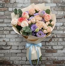 Букет цветов из:  Розы, Лизиантусы и Гвоздики в Кантемировке