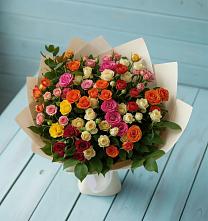 Букет Микс из разноцветных кустовых роз в Кантемировке